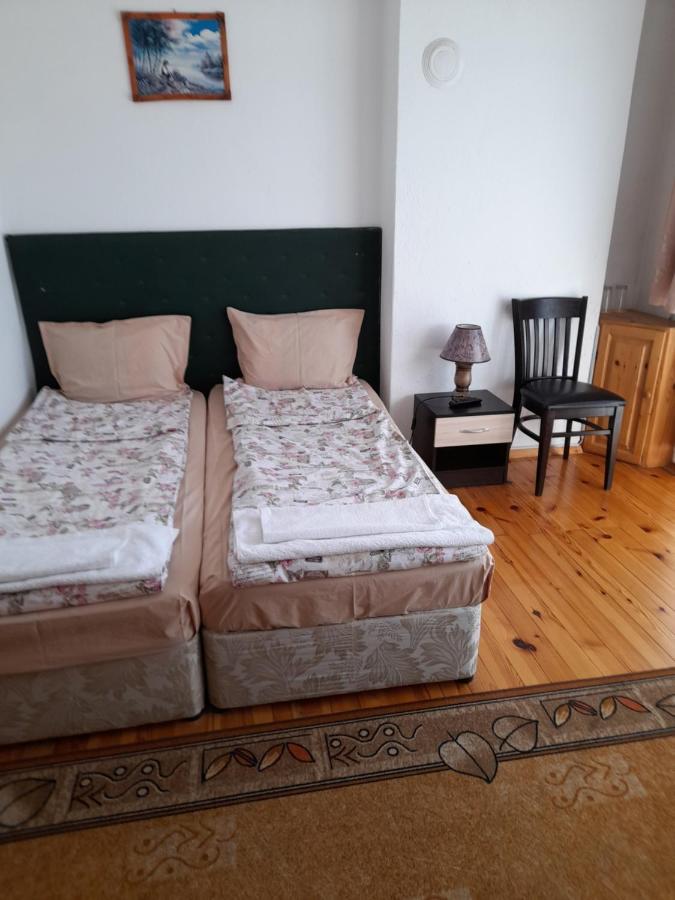 Yana Guest House Dobrinishte Buitenkant foto