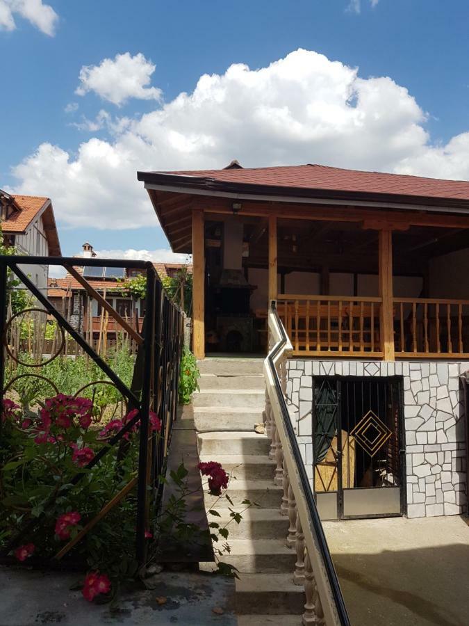 Yana Guest House Dobrinishte Buitenkant foto